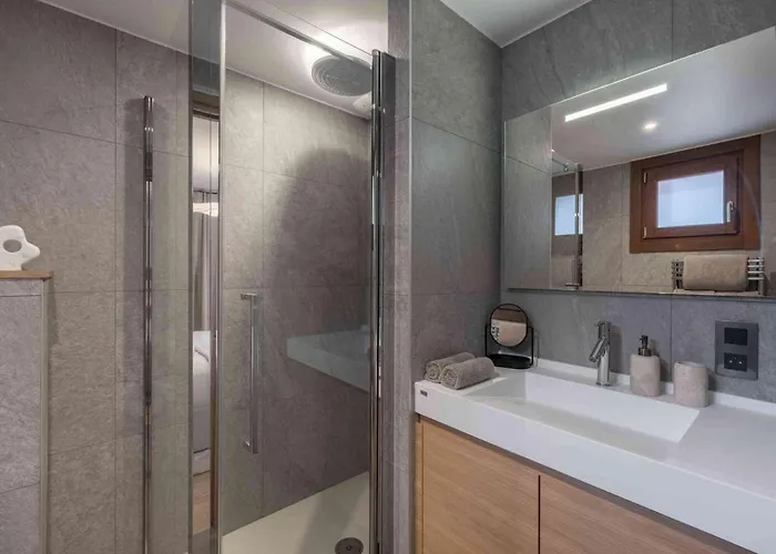 Spacieux A Avec Sauna Et Jacuzzi - Fr-1-563-142 Dağ evi Courchevel