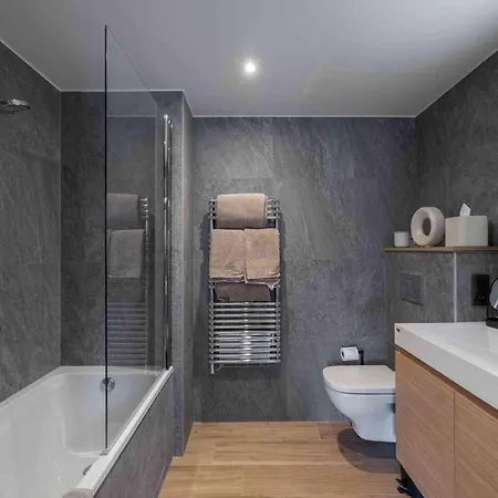 Spacieux à Avec Sauna Et Jacuzzi - Fr-1-563-142 *