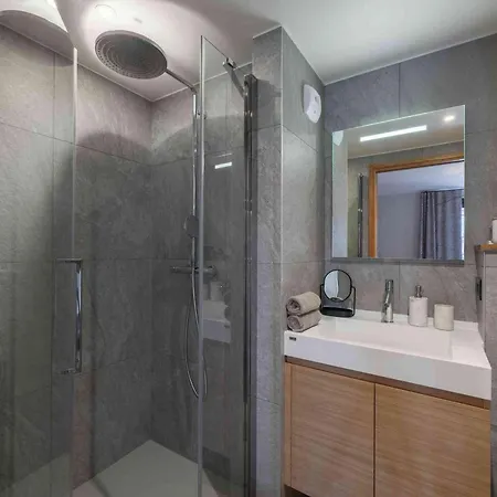 Spacieux à Avec Sauna Et Jacuzzi - Fr-1-563-142